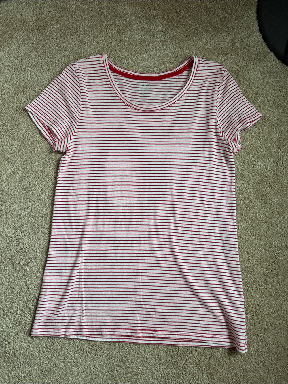 Gap Favorite Classic Red & White Horizontal Striped T-Shirt. Size Medium